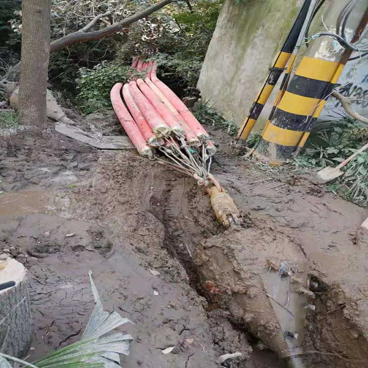 花山拖拉管